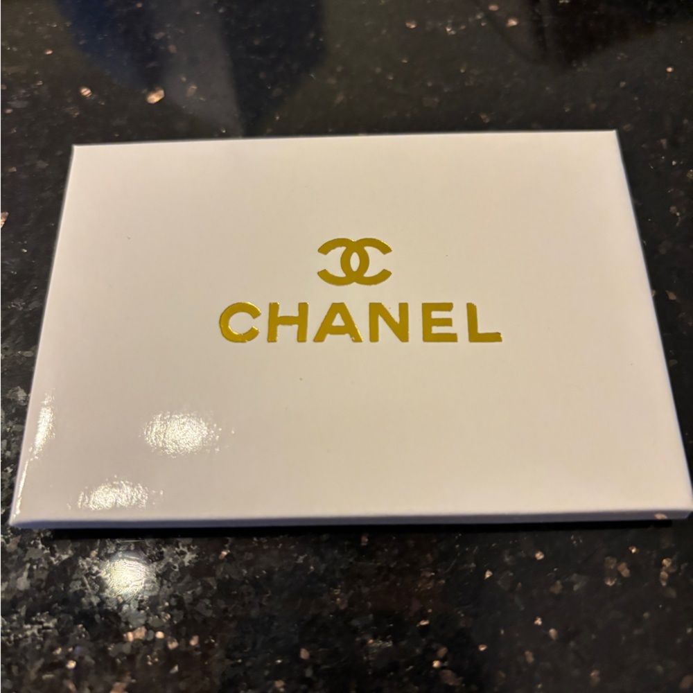 NEW Chanel Orange Mirror Card Holder Sleeve - Picture 4 of 4